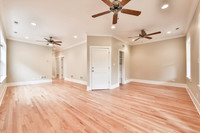 2524 W Cullom
