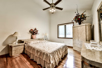 706 Spruce Dr. Prospect Heights