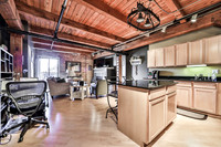 1740 N Maplewood Ave. Unit 413