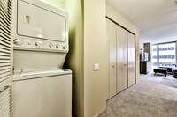 215 W Washington Unit 4008