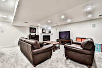 3258 N Oakley Ave.