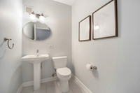 21 W Chestnut St. U704