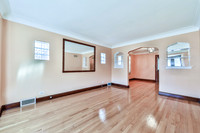 2955 N Mulligan Ave