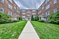 2923 W Summerdale