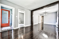 1324 W 71st Pl