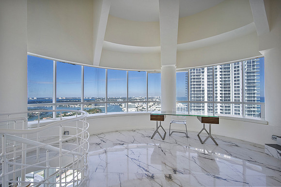Nils 6301 Collins Ave Miami Beach PH3_21