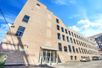 1021 W Adams V3